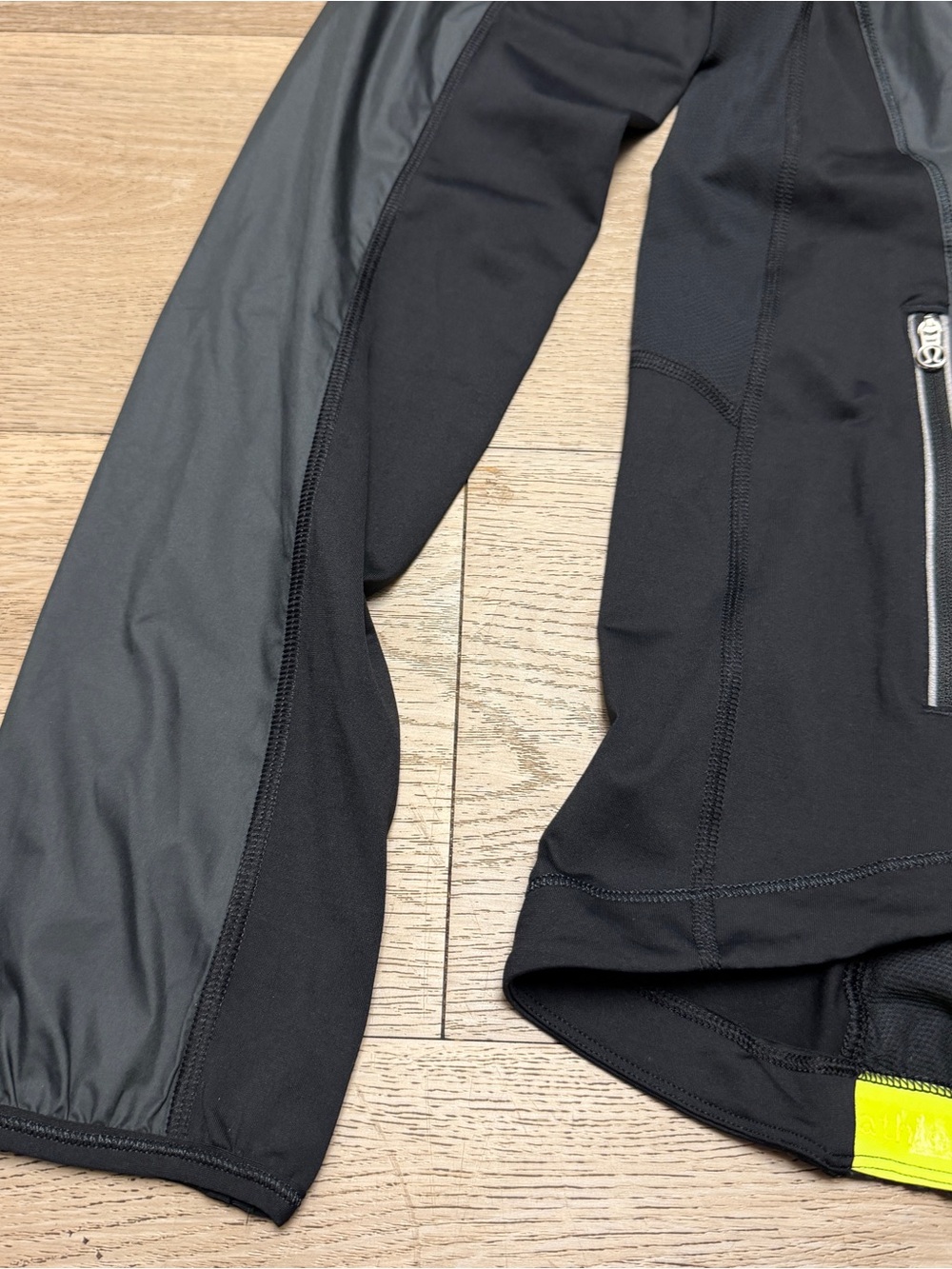 Lululemon Presta Packable Shirket Size 8 NWT 148$ rare - Picture 4 of 14